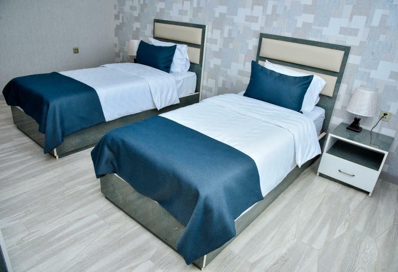 Supreme Hotel Bakoe Buitenkant foto