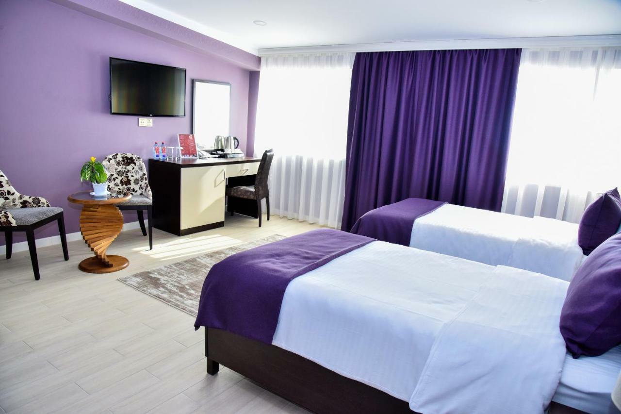 Supreme Hotel Bakoe Buitenkant foto